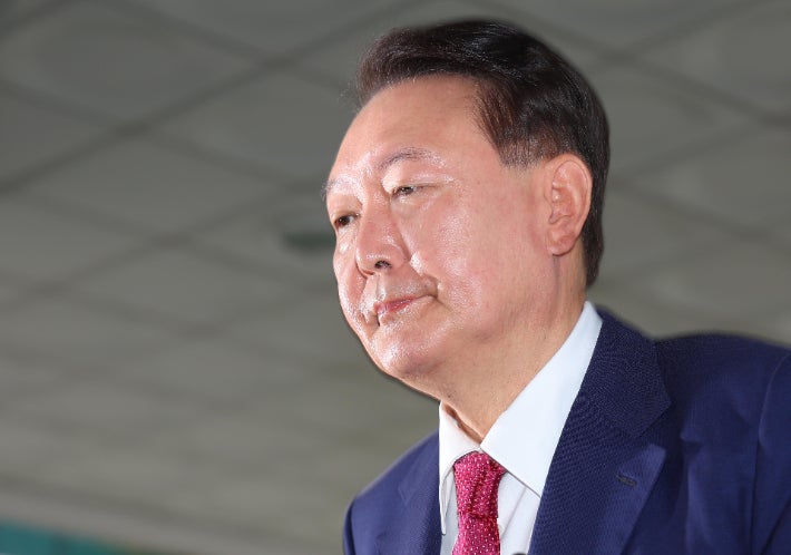 <b>내란</b>특검, 尹 체포 저지 <b>혐의</b>부터 조사…"순조롭게 진행"