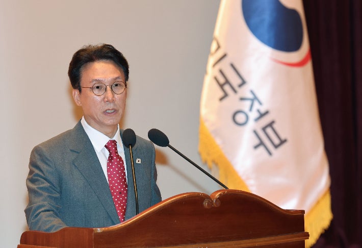 <b>김민석</b> "국민의 새벽 지키는 새벽<b>총리</b> 될 것"