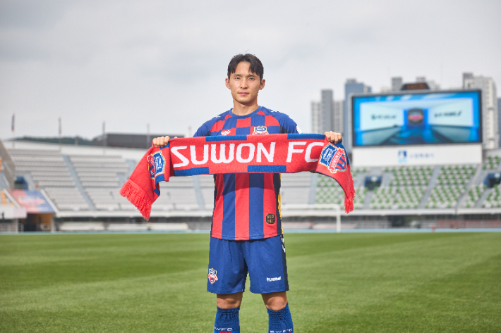 <b>수원FC</b>의 측면 수비 보강…서울에서 AG 금메달 <b>이시영 영입</b>