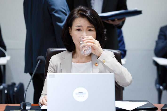 감사원, <b>이진숙</b> 방통위원장 <b>정치</b>적 <b>중립 위반</b> "주의 요구"