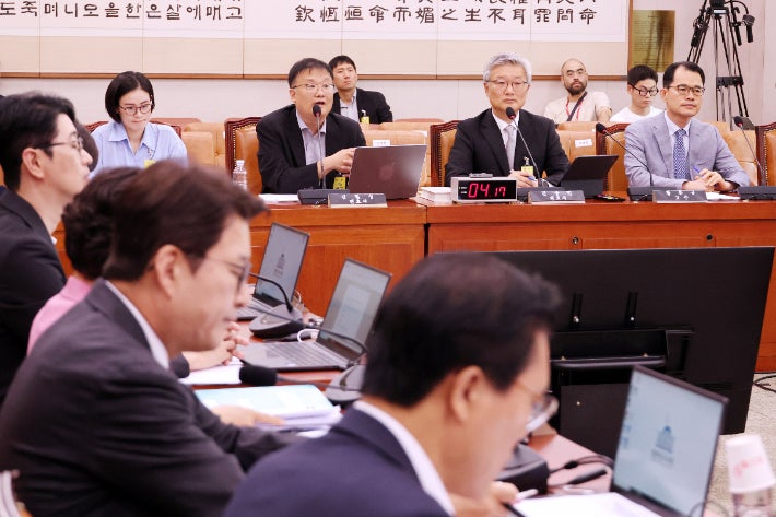 <b>검찰개혁</b> 놓고 여야 충돌…"폐지운명 자초" vs "국민 피해만"