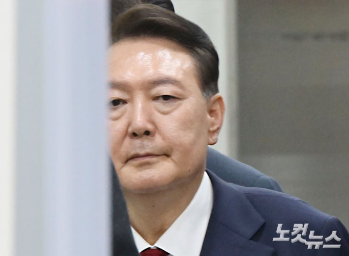 재구속 尹, <b>내란 사건 재판</b> 불출석…사유서 제출