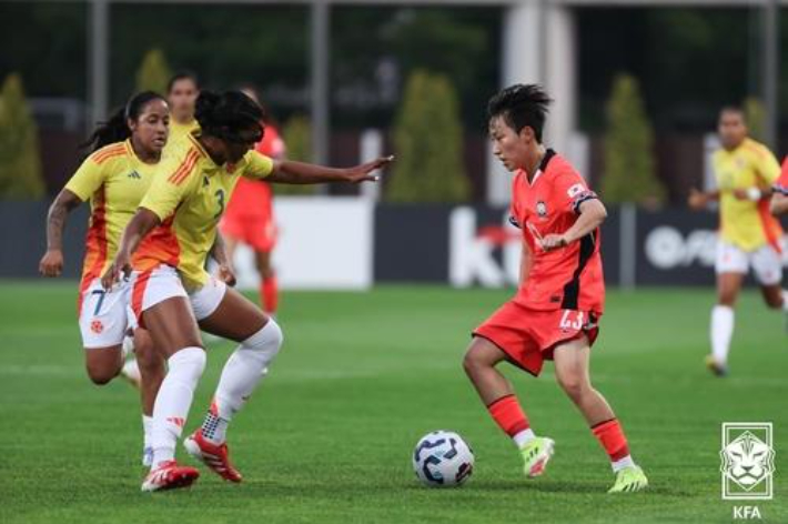 女 축구대표팀 <b>박수정</b>, '한국인 최초' 이탈리아 <b>AC밀란</b> 위민 <b>입단</b>