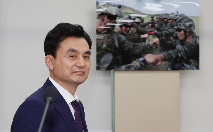 <b>안규백</b> "軍, 비상계엄 도구로 소모된 과거와 단절해야"