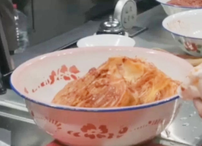 김치가 <b>파오차이</b>? 中 '<b>흑백요리사</b>' 모방 예능 잡음 '여진'