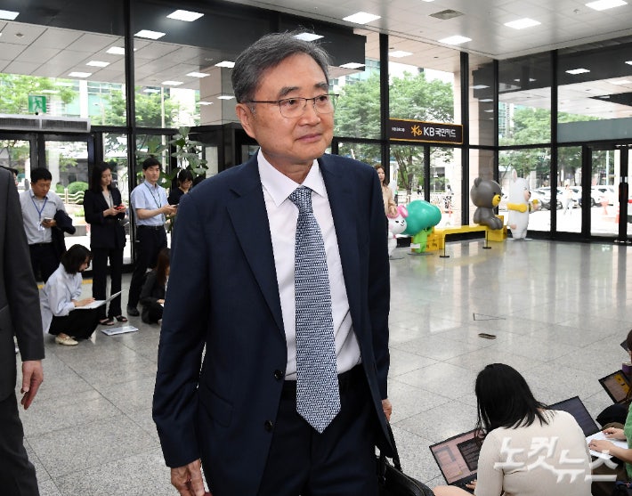 <b>조현</b>, 美보다 日 먼저 찾는다…한일 <b>외교장관</b>회담 조율