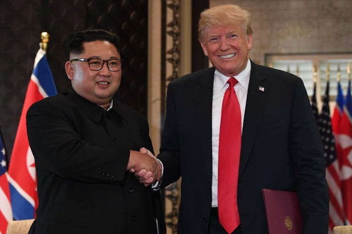 백악관 "<b>트럼프</b>, 北<b>비핵화</b> 위해 <b>김정은</b>과 <b>대화</b> 열려 있어"