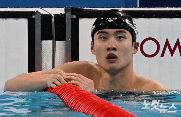 <b>황선우</b>, <b>자유형</b> 100m 예선 8위로 준결승행…포포비치 1위, 판잔러 6위