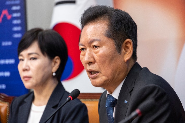 <b>민주당</b> "독립기념관장 '연합군 선물' 망언…역사내란 척결"