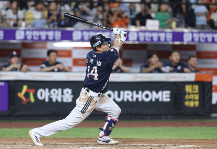 '날다 추락한 부산 갈매기' <b>롯데</b>, <b>6점 리드</b> 날리고 10연패 탈출 <b>실패</b>
