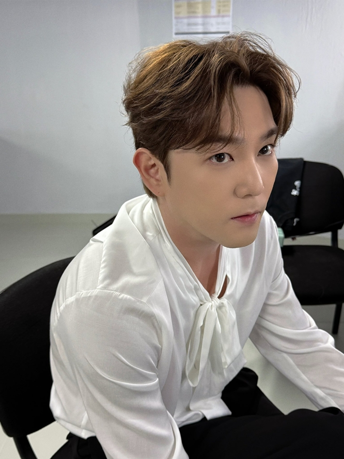 '콘서트 복귀' <b>슈퍼주니어</b> 희철 "속 안 썩이겠다"…<b>강인</b>은 객석에[현장...