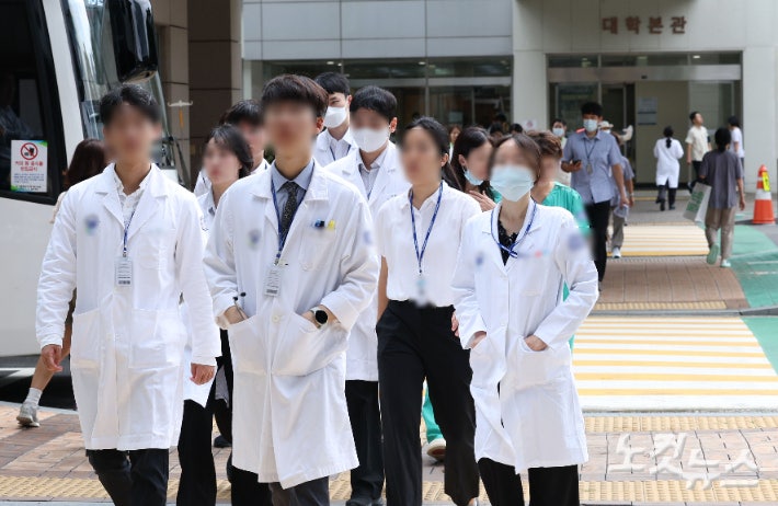 <b>전공의노조</b> 공식 <b>출범</b>…"<b>전공의</b>법 준수·인원 보장"