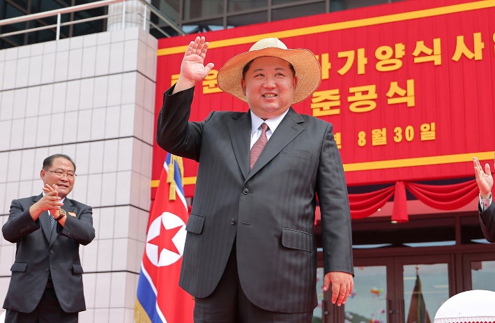 中 전승절 찾은 <b>김정은</b>, 그 의도엔 '한반도 정세 주도'