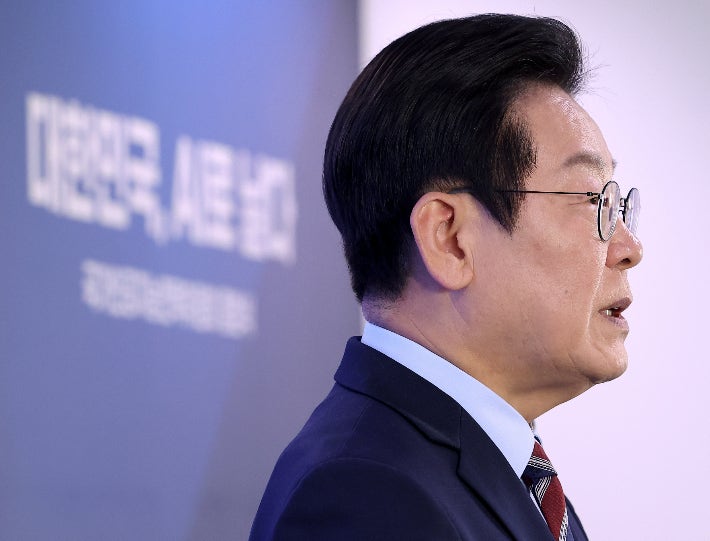 李대통령 "<b>AI</b>는 곧 안보역량…<b>AI</b> 3대 강국은 생존<b>전략</b>"