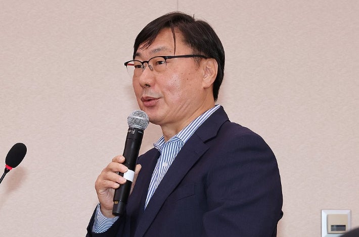 이화영 측, 김성태 전 회장과 검찰의 진술 조작 모의 주장…김성태 “사실 무근” 반박 이화영 측, 김성태 전 회장과 검찰의 진술 조작 모의 주장…김성태 “사실 무근” 반박