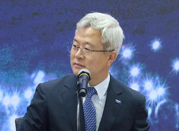 '성폭력 가해지목' <b>김보협</b>, 강미정 겨냥 "노래방 앞장섰다"
