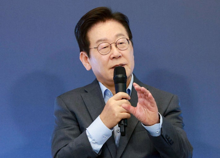李대통령, 증권사 리서치센터장들과 오찬…<b>샌델</b> 접견도