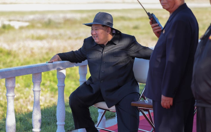 <b>김정은</b>, 전술 <b>무인공격기</b> 시험 지도…"<b>AI</b>기술 발전시켜야"