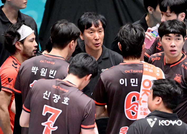 '유일한 3전 전승' 기세 오른 OK저축, 이대로 결승까지? "<b>도전</b>하는 마음...