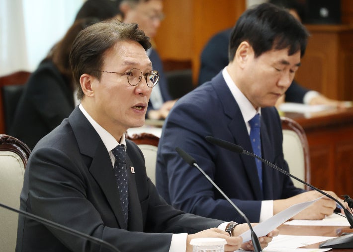 金총리, 잇따른 <b>해킹사고</b>에 "<b>직권 조사</b> 가능하도록 권한 강화"
