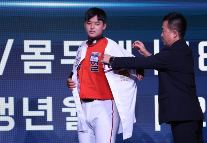 '영웅들의 첫걸음' <b>키움 신인</b>들, 고척에서 직접 각오 외친다
