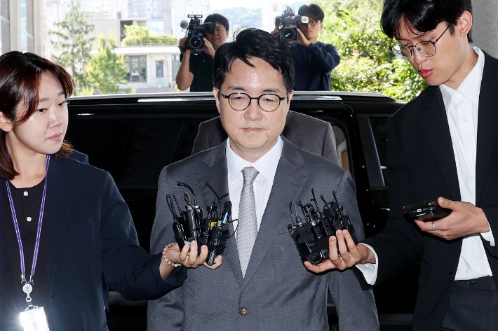 공수처, '자녀 <b>특혜 채용 의혹</b>' <b>심우정</b> 자택·외교부 압수수색