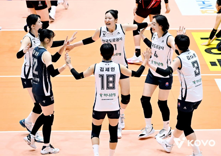 女 배구 도로공사, <b>컵대회</b> B조 2위 확정…4강 대진 확정