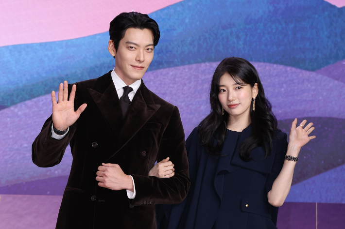 감독 없는 현장…'다 이루어질지니' 김우빈 "아끼는 마음 촬영, <b>수지</b> 감...