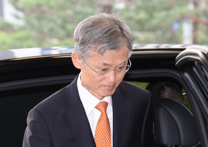 '<b>불참</b> <b>조희대</b>' <b>청문회</b> 강행하지만…사법개혁 숨고르기