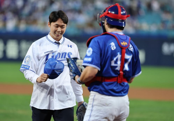<b>삼성</b> 우완 신인 <b>이호범</b>, 2.5억 원에 사인…김상호 1.5억, 장찬희 1.1억 등...