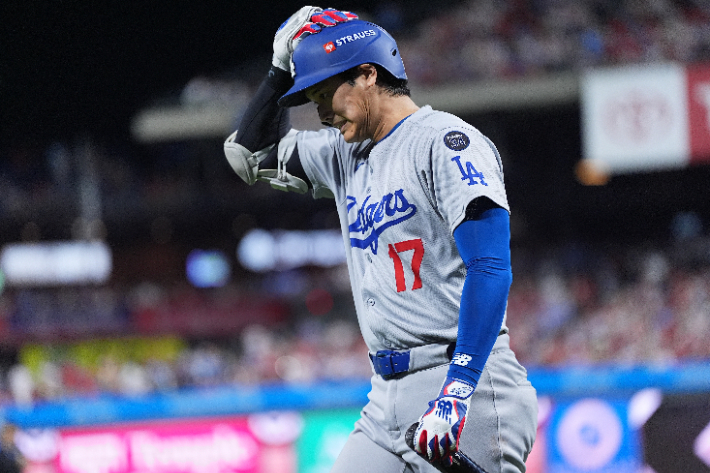 '日 투타 맹활약' 오타니 적시타·사사키 세이브…<b>다저스</b>, <b>NLDS 2연승</b>