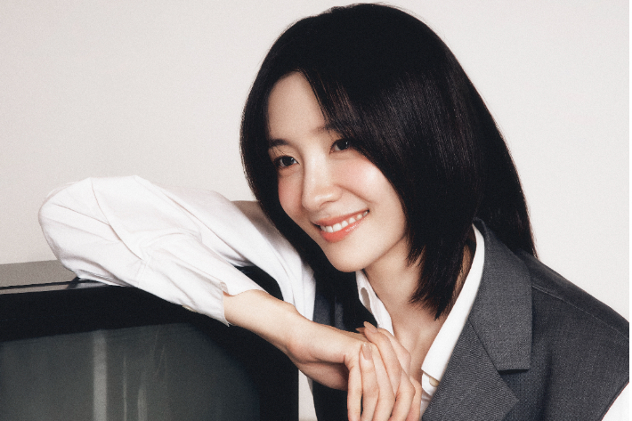 배우 <b>박지현 열애설</b>…"추석 연휴 지인들과 여행일 뿐" 부인