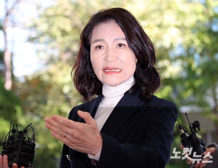 <b>이진숙</b> "<b>경찰</b>, 권력의 도구로 사용될 수도"…3차 <b>경찰</b> 출석