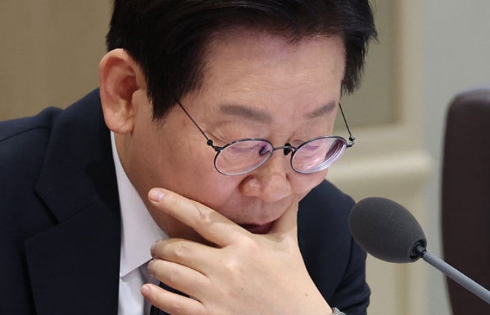 외교 강행군에 李<b>대통령</b> '<b>몸살</b>'…<b>소방공무원</b> 오찬 불참