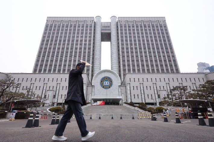 '<b>대장동</b> 민간업자 2심' <b>재배당</b>…'李 선거법 무죄' <b>재판부</b>로
