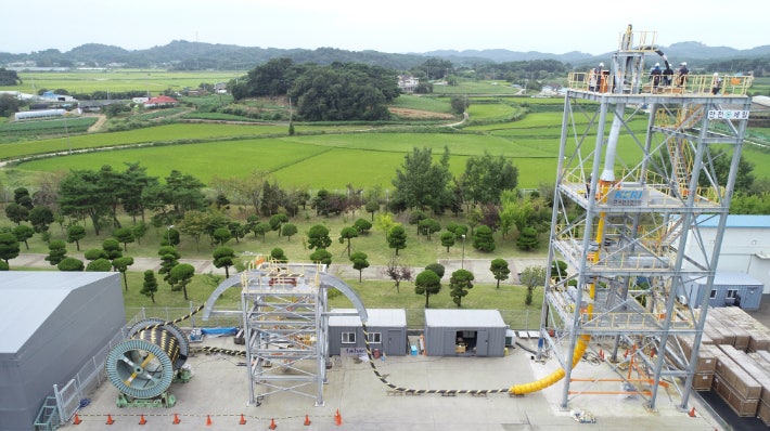 J-tubeless 해저케이블 설치 공법을 검증하기 위한 '육상 실증 시험 시스템'. 전기연구원 제공
