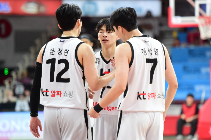'5점 3어시스트' 강성욱, 루키 중 가장 먼저 데뷔…<b>KT</b>는 연패 끝