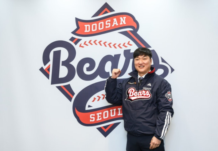 <b>두산</b>, '국민 우익수' <b>이진영</b> 1·2군 총괄 타격<b>코치</b> 영입