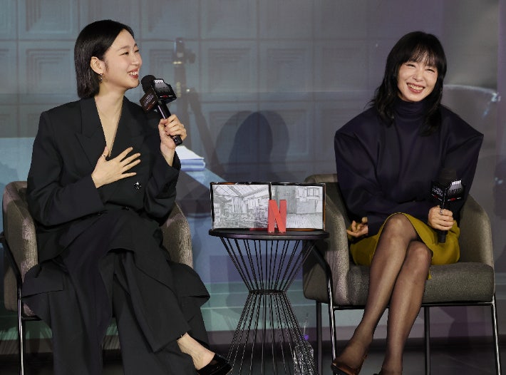 숏컷 변신 <b>김고은</b>, <b>전도연</b>과 재회…'<b>자백의 대가</b>'서 '고백의 <b>대가</b>'?[현장...