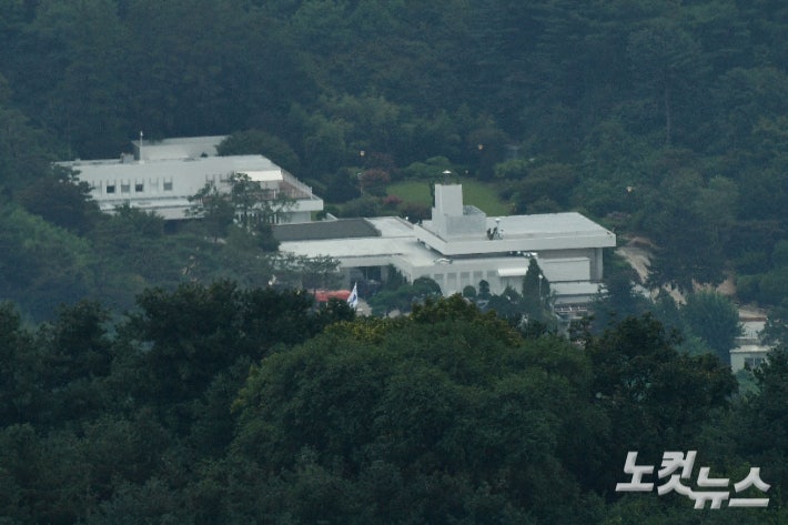 [속보]김건희 <b>특검</b>, '<b>관저 이전 의혹</b>' 21그램 대표 자택 압수수색
