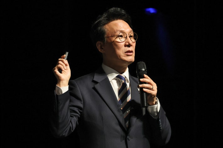 김민석 총리, <b>태안 어선 전복사고</b>에 "인명구조 최우선" 긴급 지시