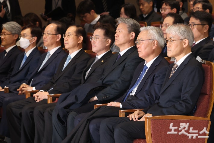 천대엽 법원행정처장이 9일 오전 서울 서초구 서울법원종합청사에서 열린 국민 위한 사법제도 공청회에 참석해 자리하고 있다.류영주 기자
