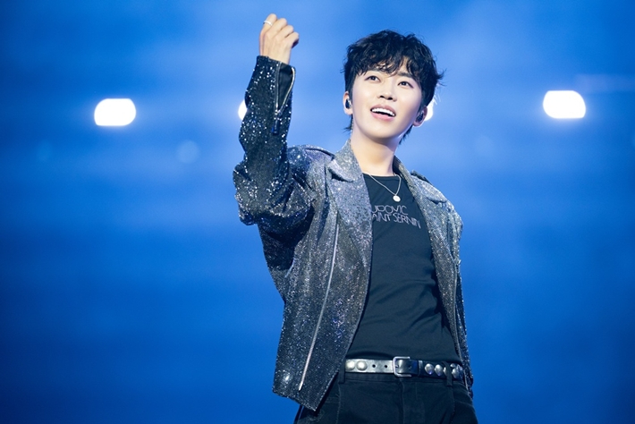 '히어로' <b>임영웅</b>, 부산 <b>콘서트</b>도 전석 <b>매진</b>시켰다