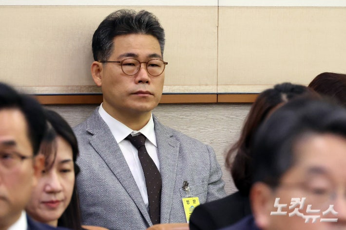 지난 10월 27일 서울 여의도 국회에서 열린 법제사법위원회의 대검찰청 국정감사에 백해룡 경정이 출석하고 있다.윤창원 기자