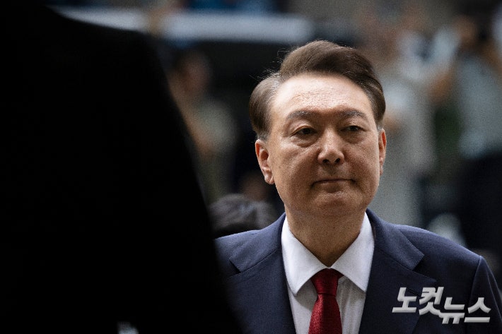 "비상<b>계엄</b> 이튿날 尹, '<b>계엄</b>은 <b>액션</b>' <b>외신 전파</b> 지시"