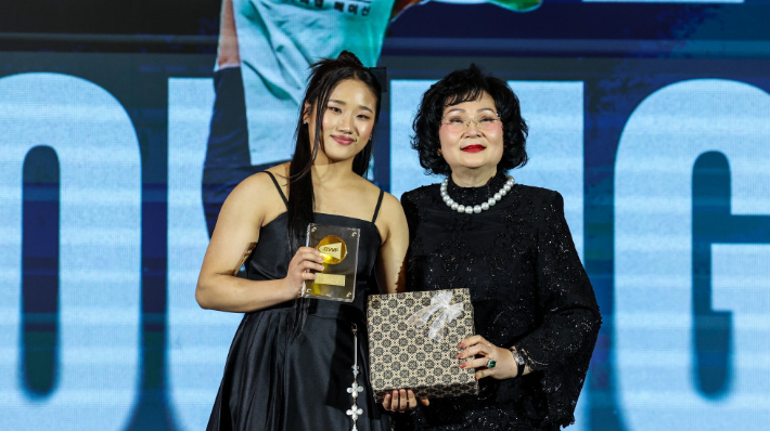 배드민턴 여자 단식은 <b>안세영</b> 천하…3년 연속 BWF <b>올해의 선수상</b>