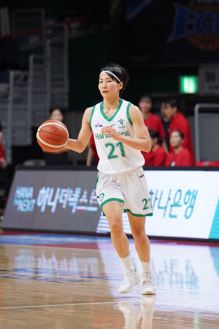 '김단비 제쳤다' <b>이이지마 사키</b>, 亞 쿼터 최초 WKBL <b>올스타</b> 팬 <b>투표</b> 1위
