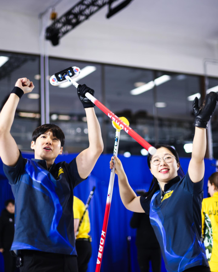 '팀 킴'의 <b>김선영</b>, 韓 <b>컬링</b> 최초 3회 연속 <b>올림픽</b> 출전…이번에는 믹스...