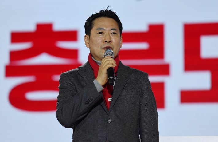 <b>장동혁</b> "승리 위해 변할 시점…계엄 결과 <b>책임</b>지자"