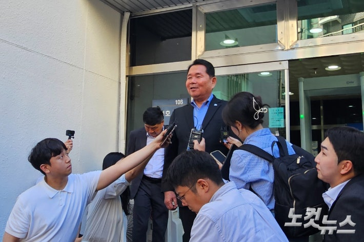 1심 판결 이후 입장 밝히는 신경호 강원특별자치도교육감.구본호 기자